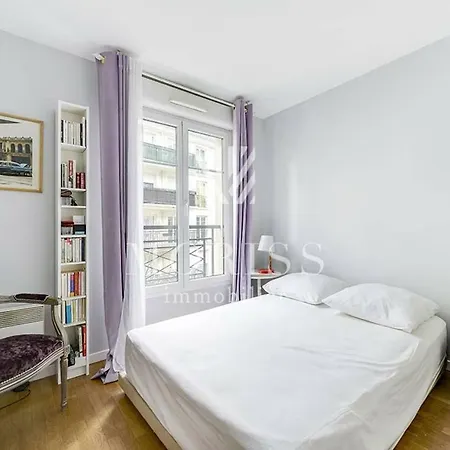 Daire Lovely 1bdr Apt, Metro L8, Private Parking
