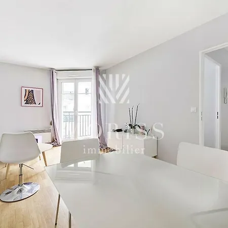 Lovely 1bdr Apt, Metro L8, Private Parking *