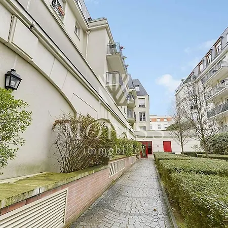 Lovely 1bdr Apt, Metro L8, Private Parking * Maisons-Alfort